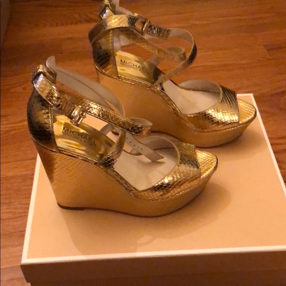 Michael Kors wedges - Picture 2 of 5